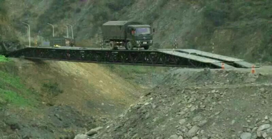 51m Emergency Temporary Bridge Launching Vehicle Dimension 13600*3200*3470mm